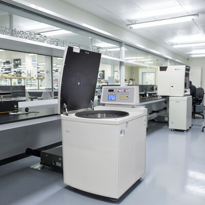 Ein guter Preis. CL-CFL6V Großraum-Niedriggeschwindigkeitszentrifuge 6000 U/min 6L für Blut-Biotech-Laborforschung Online