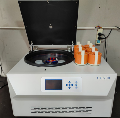 Ein guter Preis. Große Kapazitäts-medizinische gekühlte Zentrifugen-Maschine für Blut/Plasma/Serum Online